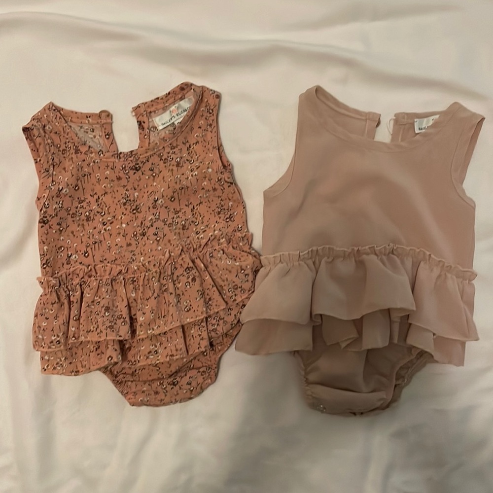 Baileys Blossom romper- set of 2 - 0-3m